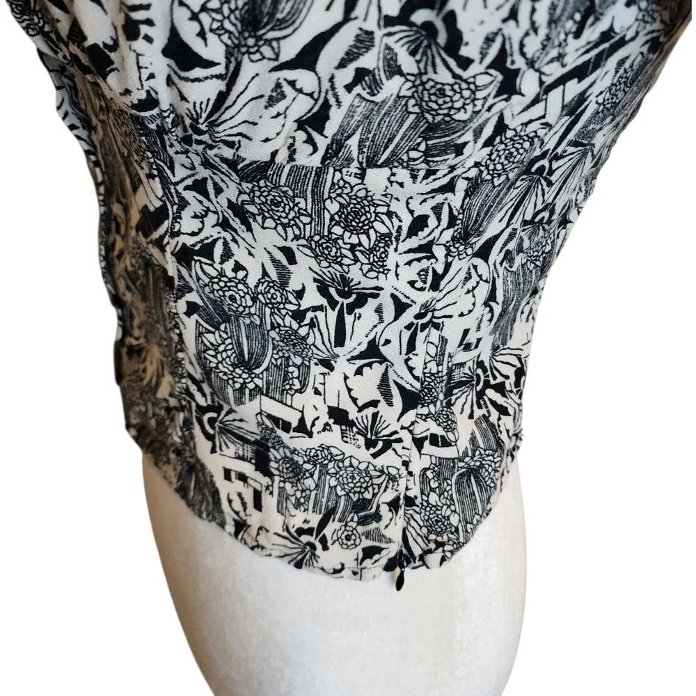 ASTR Smocked Corset Floral Top Square Neck Puff Sleeve Black White Size Medium